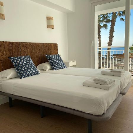Malagueta Beach Front Mediterranean Apartment มาลากา ภายนอก รูปภาพ