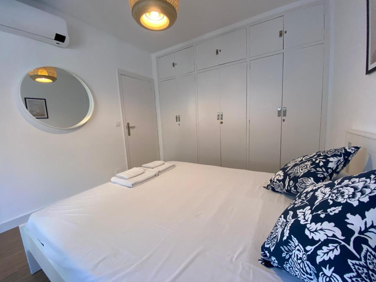 Malagueta Beach Front Mediterranean Apartment มาลากา ภายนอก รูปภาพ