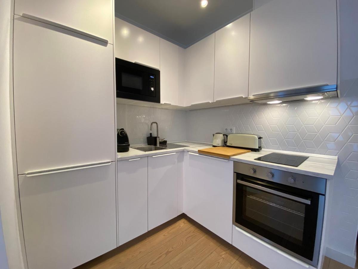 Malagueta Beach Front Mediterranean Apartment มาลากา ภายนอก รูปภาพ